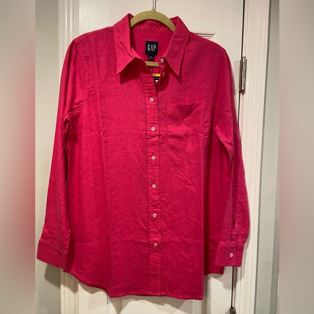 GAP Women's Button-Down Shirt in Bright Pink